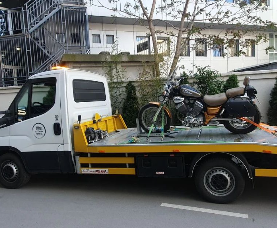 Prevoz motora i kvadova šlep službom do željene lokacije