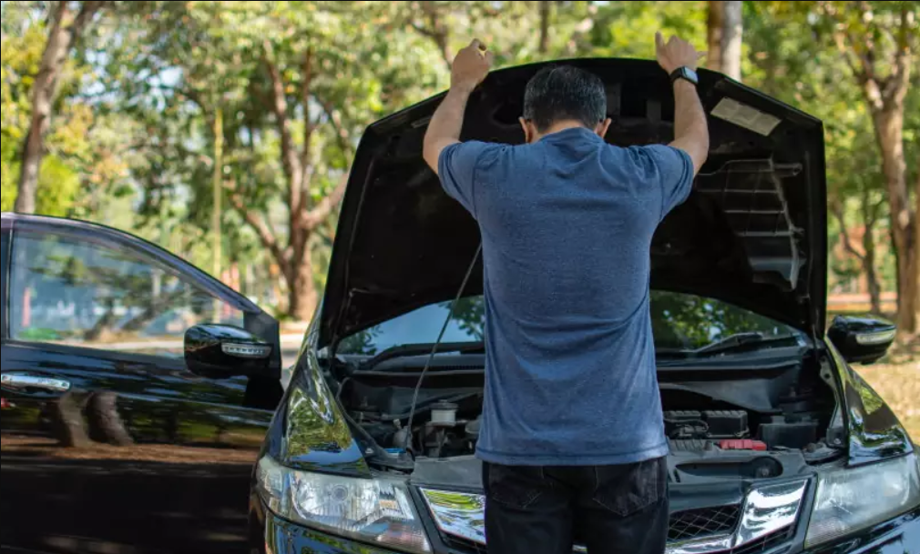 Najčešći kvarovi automobila na putu tokom leta
